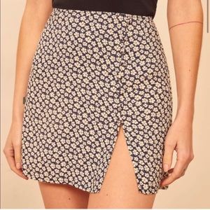 NWT Reformation Fran Skirt in Quito Daisy Print